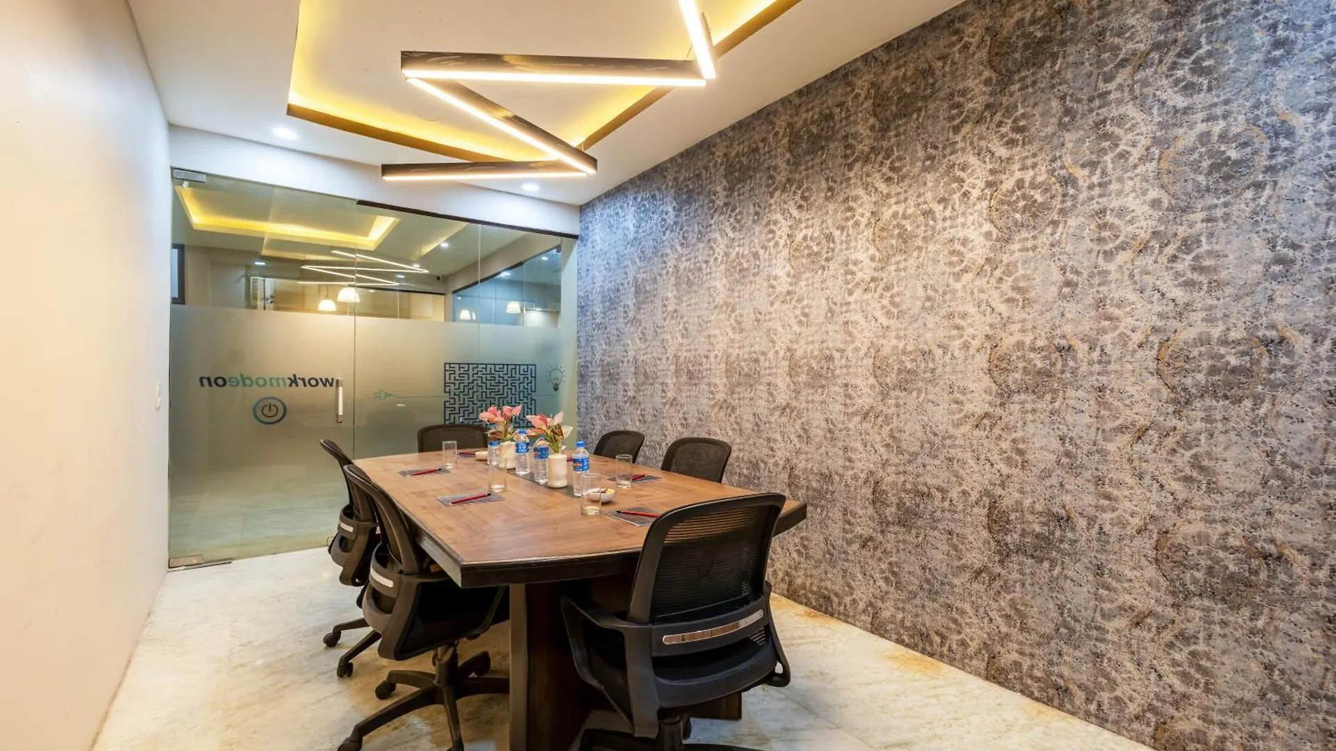 Tribe - Bespoke Hotel By Flxho Arjun Marg Dlf Phase 1 Golf Course Road Gurgaon 3*,  Índia