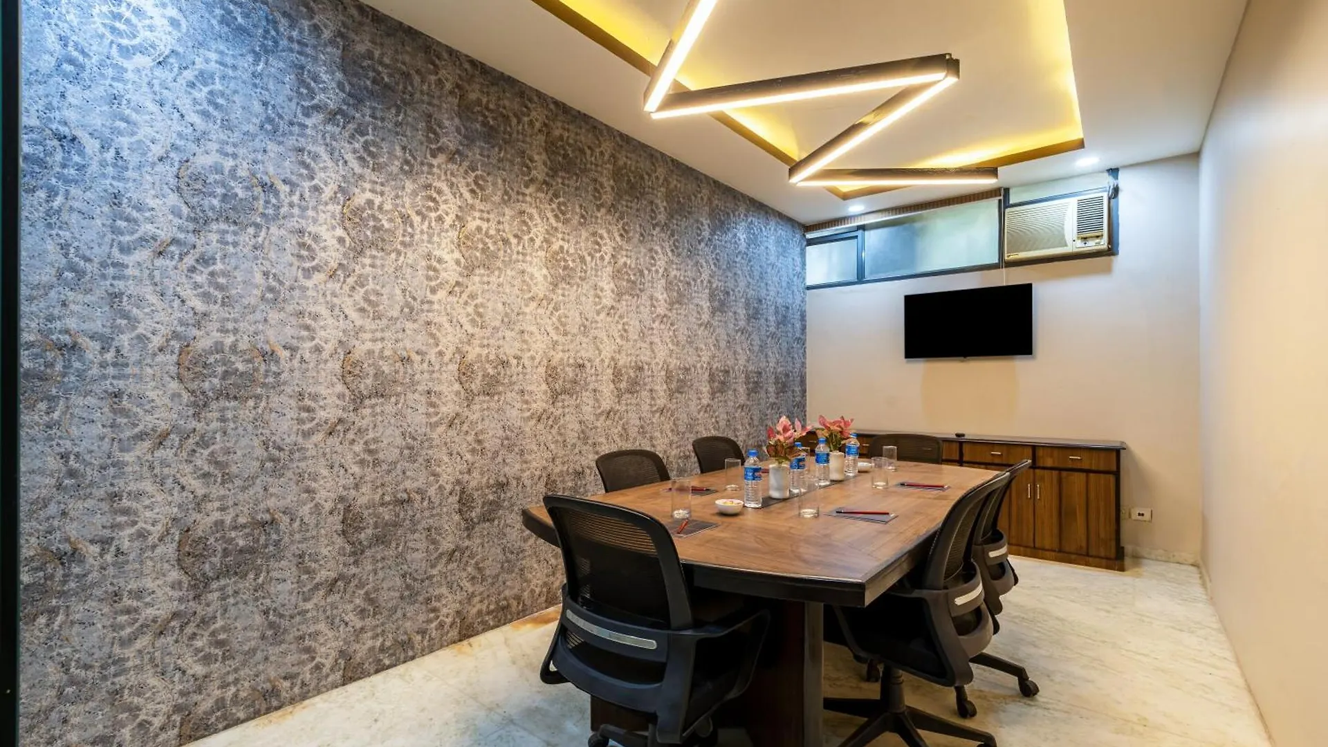 Tribe - Bespoke Hotel By Flxho Arjun Marg Dlf Phase 1 Golf Course Road Gurgaon