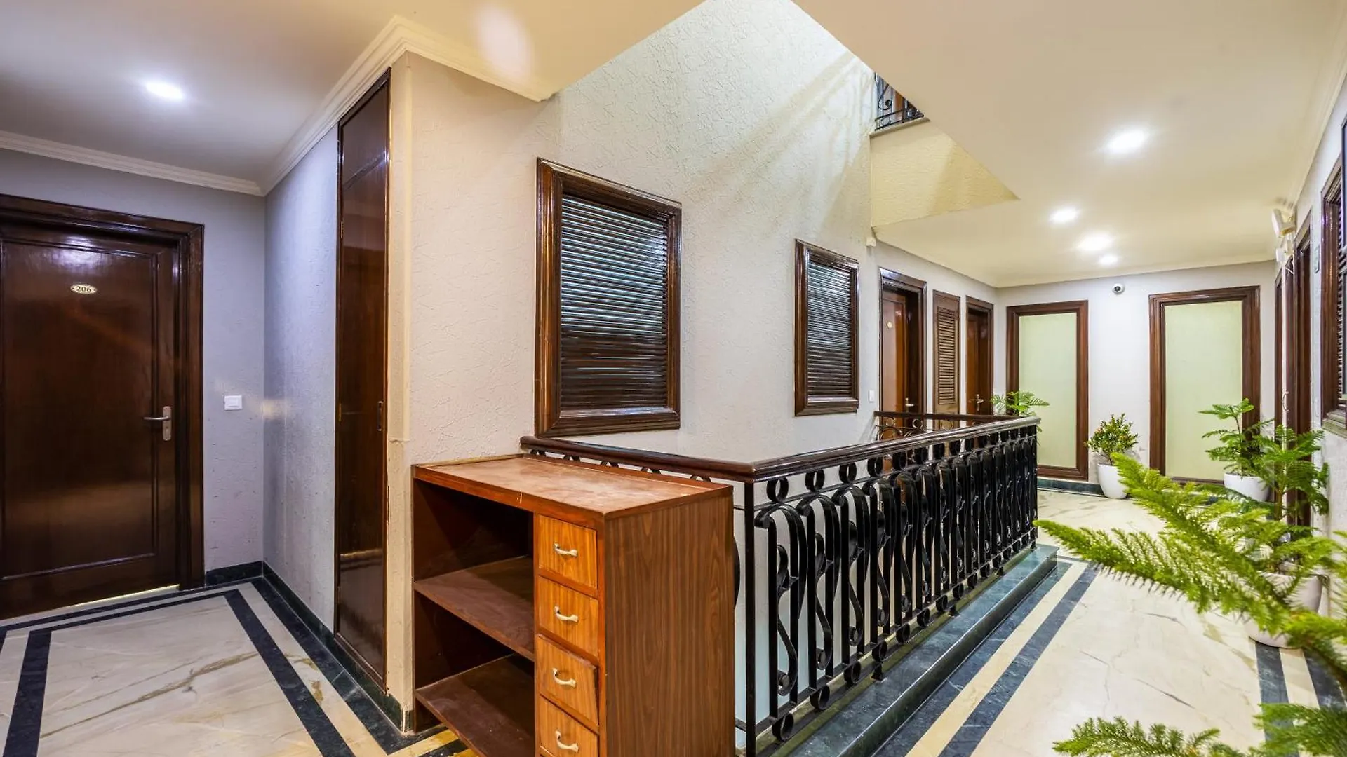 ***  Tribe - Bespoke Hotel By Flxho Arjun Marg Dlf Phase 1 Golf Course Road Gurgaon Índia
