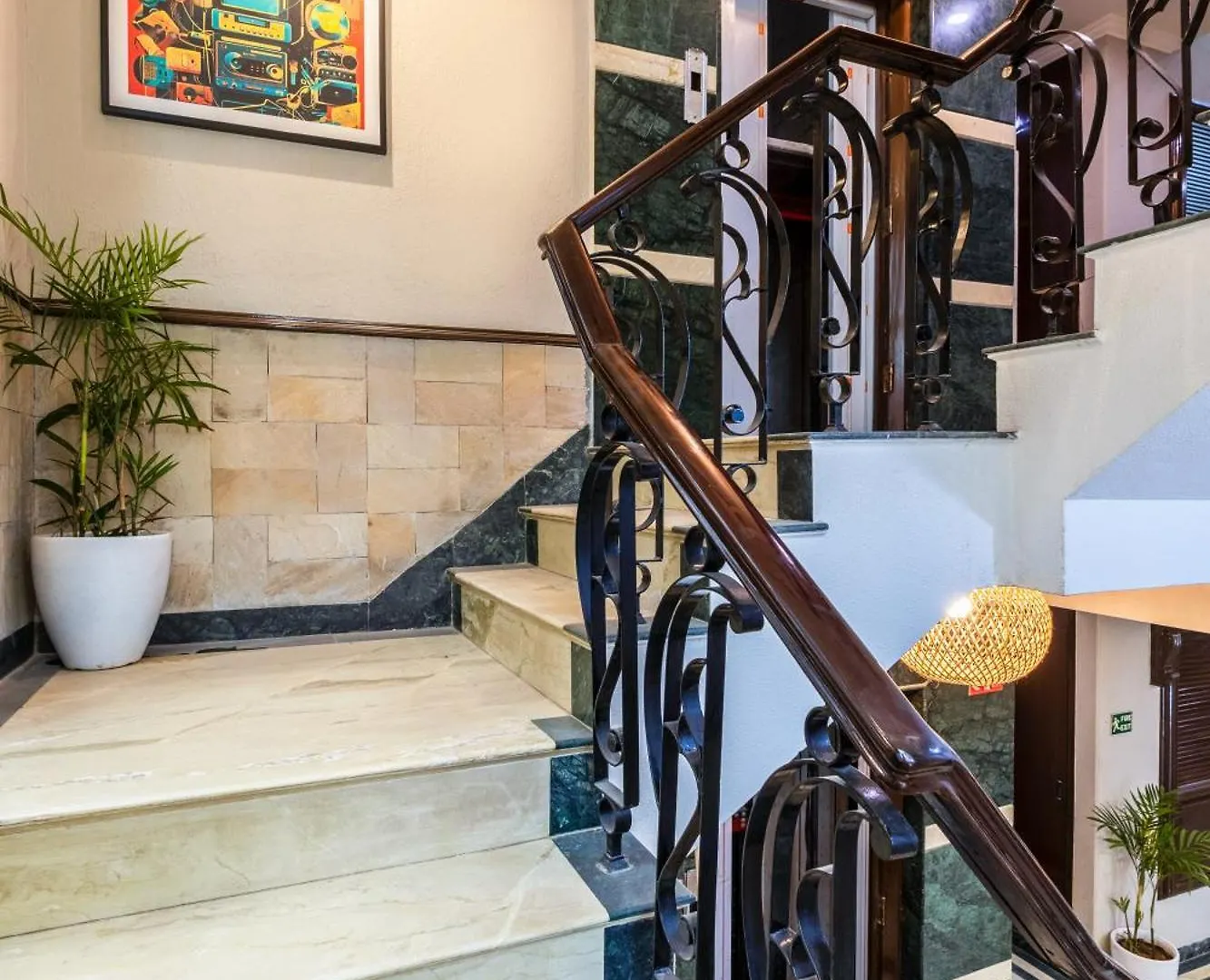***  Tribe - Bespoke Hotel By Flxho Arjun Marg Dlf Phase 1 Golf Course Road Gurgaon Índia
